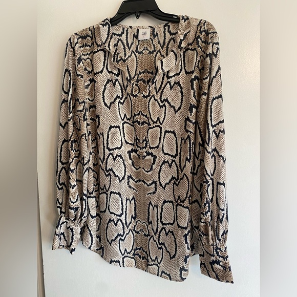 CAbi Serpentine Blouse- Size M - Picture 2 of 4